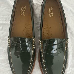 Weejuns -Hunter Green loafers. Woren 1x only. Size 9